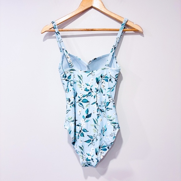 NIP TUCK – Light blue floral one-piece swimsuit * - Picture 2 of 9